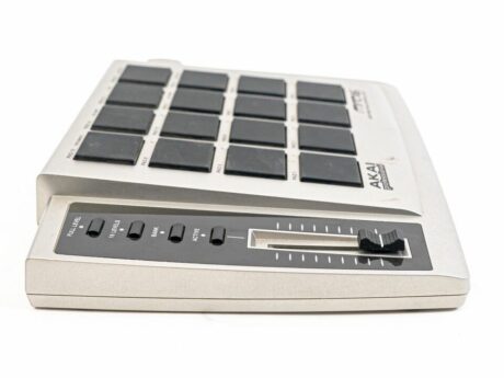 Akai MPD16 USB/MIDI Pad Controller